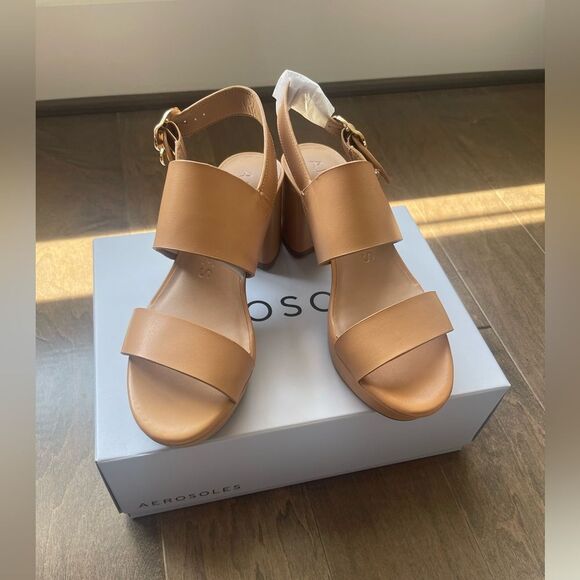 AEROSOLES NWT Camera Platform Heel Sandal in Nude Leather with Gold Hardware - Picture 1 of 5